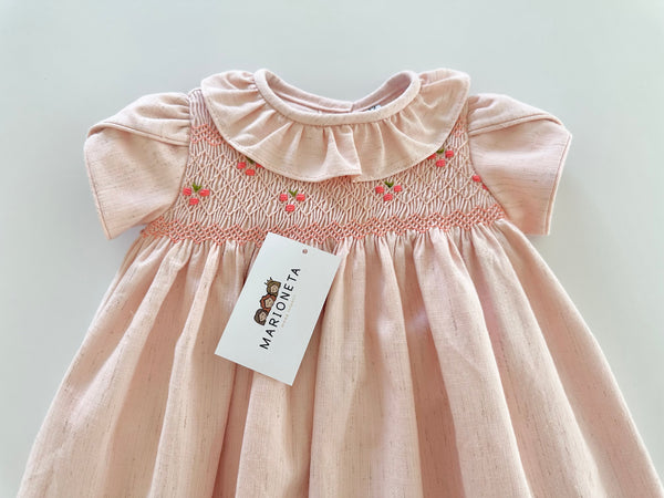 Vestido bordado hecho a mano color rosa salmon con bordado para niña|