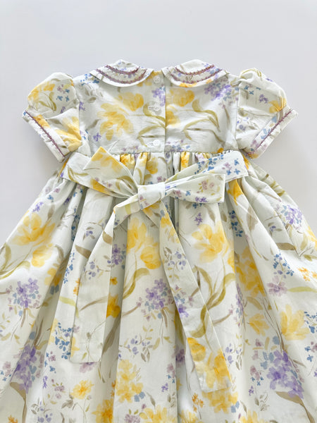 Vestido bordado hecho a mano floreado amarillo con lila para niña |