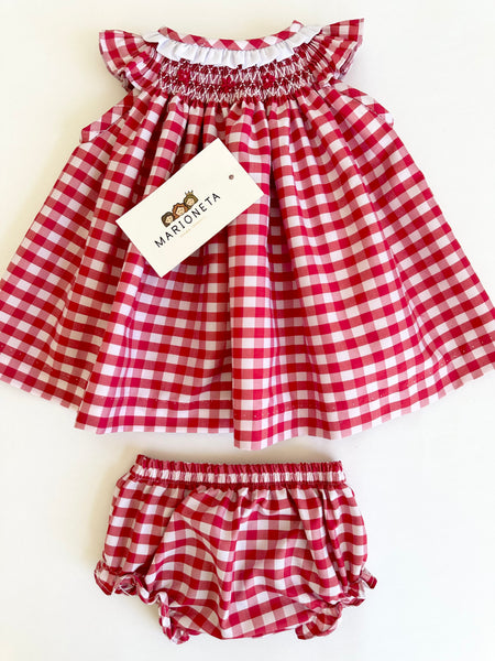 Vestido bordado hecho a mano cuadros rojos con blanco y calzon para bebe niña.