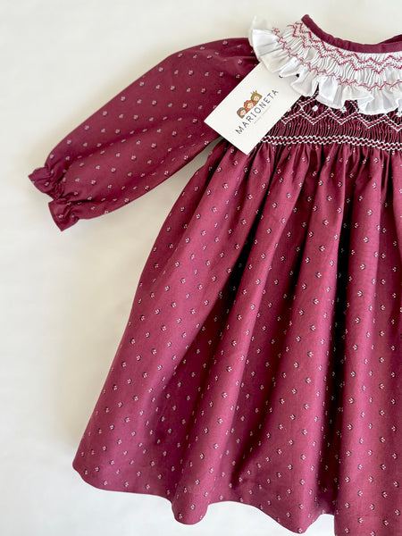 Vestido bordado hecho a mano color vino con cuello blanco para niña | CARPI