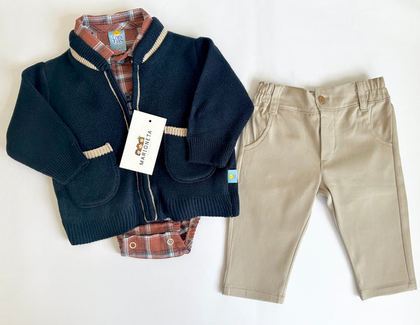 Conjunto tres piezas sueter marino pañalero cafe a cuadros y pantalon caqui para bebe niño