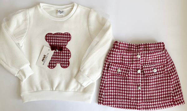 Conjunto dos piezas sudadera ivory con estampado de oso y falda vichi en roja para niña