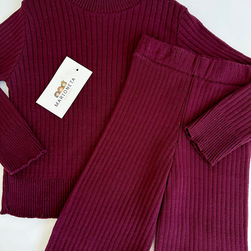 Conjunto tejido dos piezas sueter y pantalon color vino para niña |