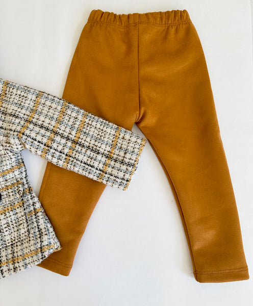 Conjunto 2 piezas saco de felpa  y pantalon cafe para niña MEXICANO