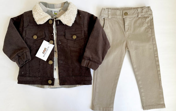 Conjunto tres piezas camisa  cuadros, pantalon caqui y chamarra cafe de pana con borrega por dentro para niño