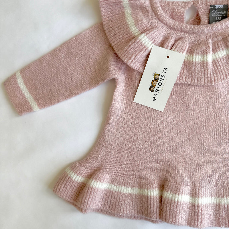 Vestido de punto color rosa con volante al cuello y detalles en color blanco para bebe niña  | Dadati