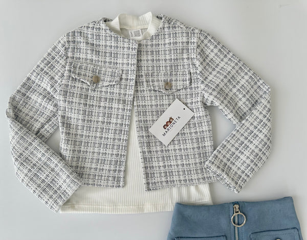 Conjunto tres piezas saco a cuadros blanco con azul , blusa ivory y falda azul para niña |