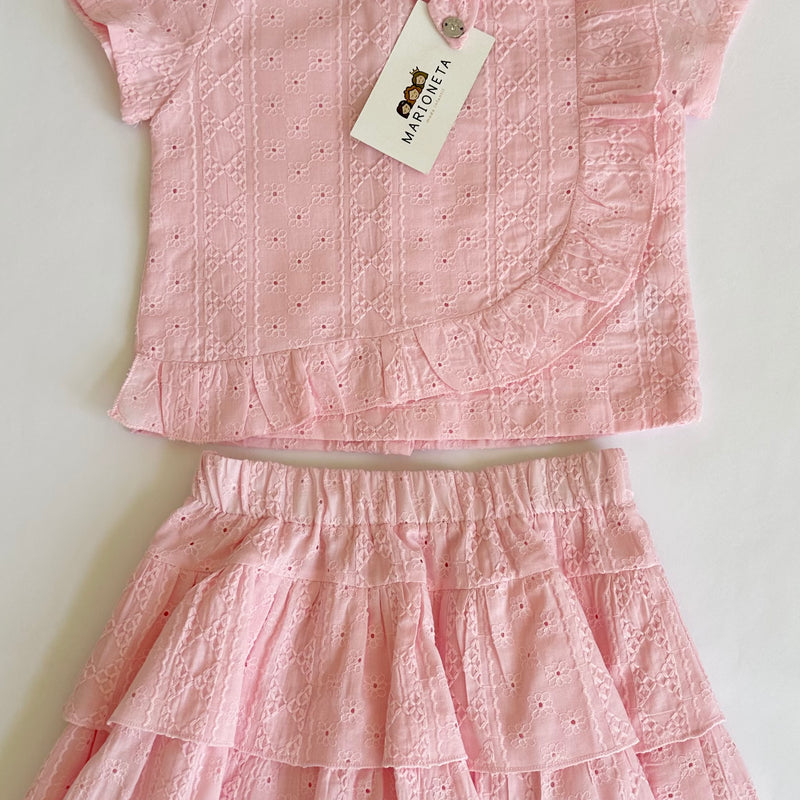 Conjunto dos piezas falda de olanes y blusa rosa para niña | mexicano