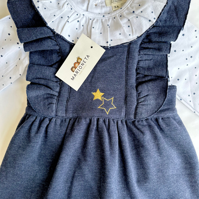 Jumpers marino con adorno de estrella y blusa blanca estampada de estrellas y volante al cuello para niña  Dadati