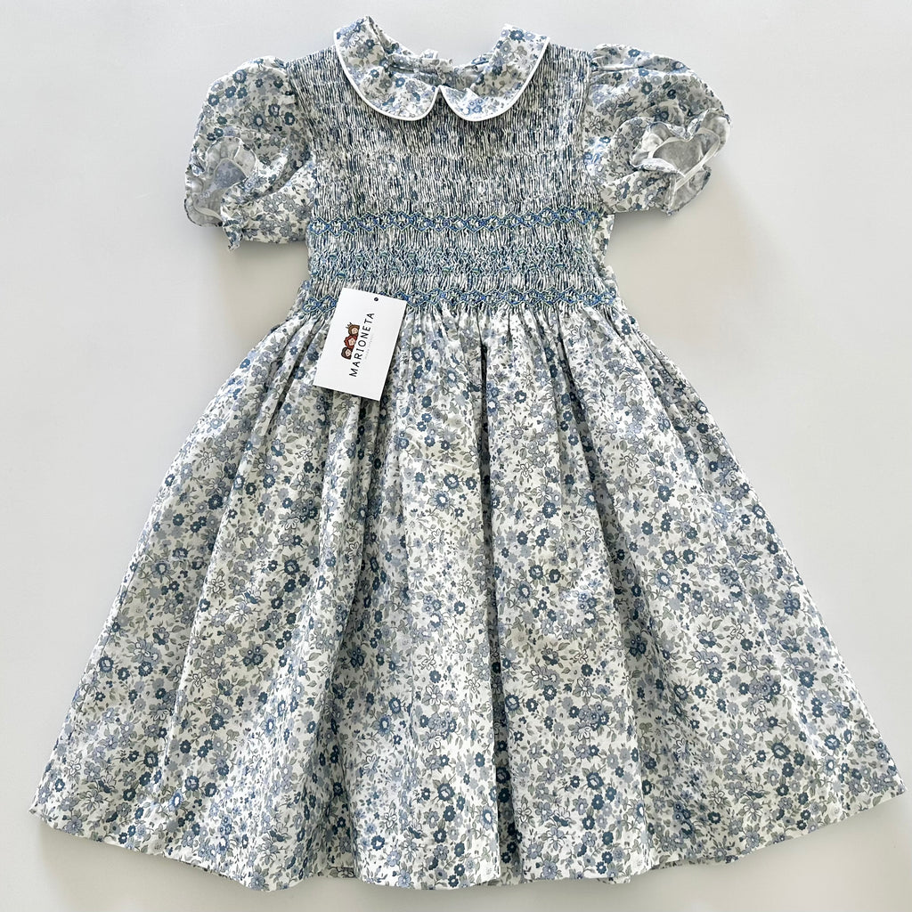 Vestido bordado hecho a mano estampdo de florecitas color azul para niña |
