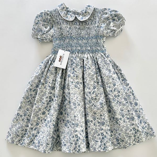 Vestido bordado hecho a mano estampdo de florecitas color azul para niña |