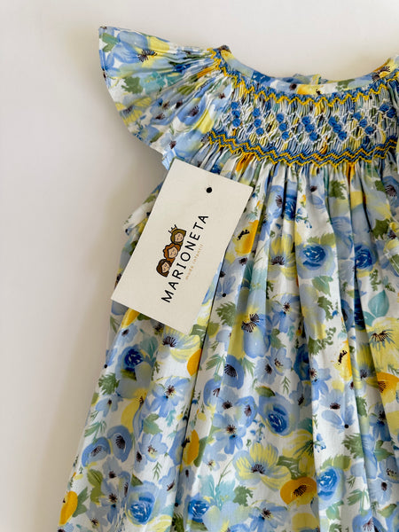 Pañalero con gorra bordado a mano color azul estampado de flores para bebe niña. CARPI