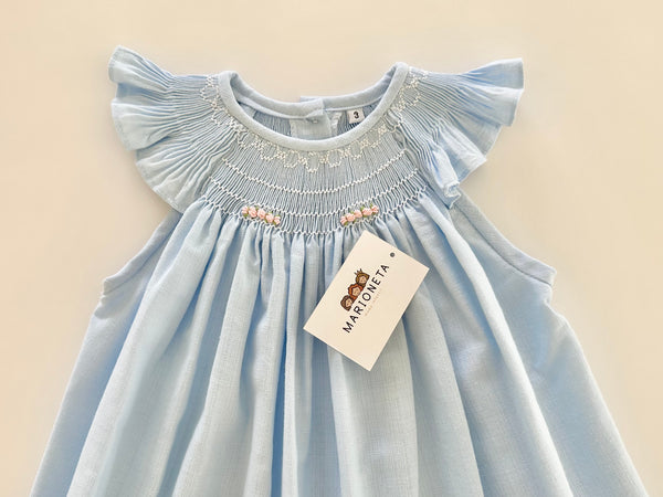 Vestido bordado hecho a mano jesucito color azul con bordado rosita para niña |