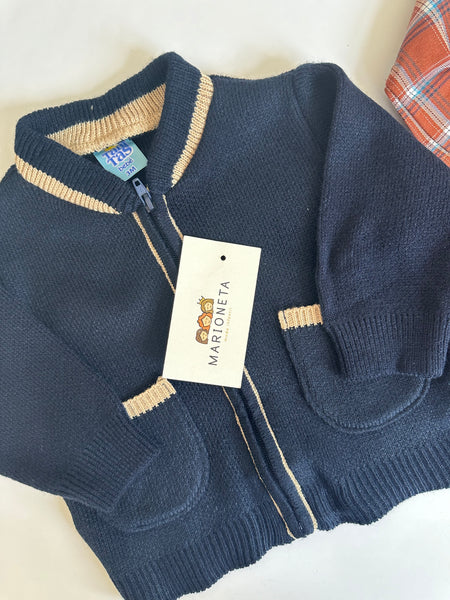 Conjunto tres piezas sueter marino pañalero cafe a cuadros y pantalon caqui para bebe niño