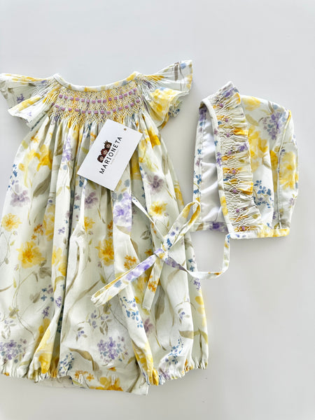 Pañalero y gorra bordado hecho a mano floreado color amarillo con lila para bebe niña |