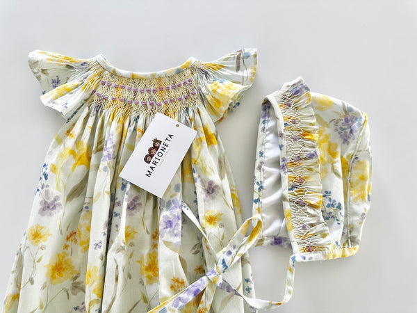 Pañalero y gorra bordado hecho a mano floreado color amarillo con lila para bebe niña |