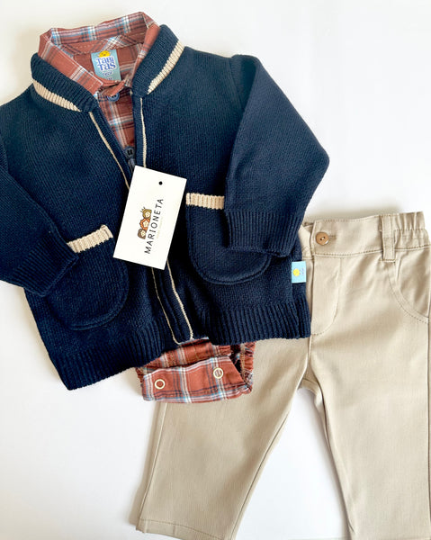 Conjunto tres piezas sueter marino pañalero cafe a cuadros y pantalon caqui para bebe niño