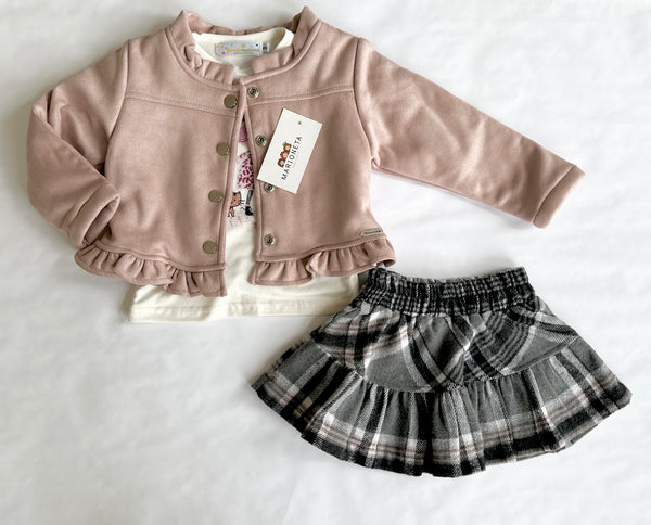 Conjunto tres piezas falda cuadros chaqueta con borrega rosa y playera ivory para niña | Mexicana lo lo