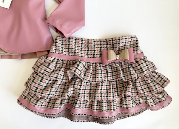 Conjunto tres piezas falda estampada playera caqui y chamara palo de rosa para niña | mexciana