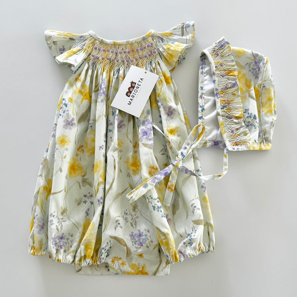 Pañalero y gorra bordado hecho a mano floreado color amarillo con lila para bebe niña |