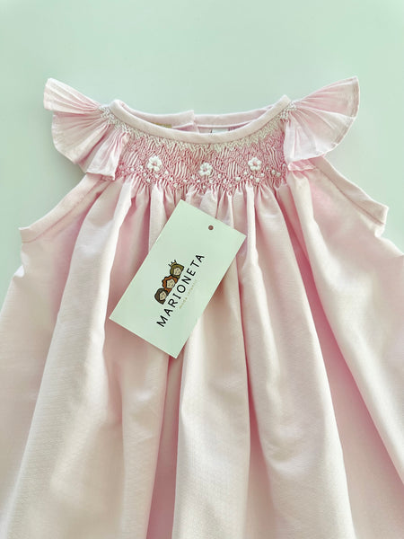 Vestido bordado hecho a mano jesucito color rosita con bordado blanco para bebe niña.