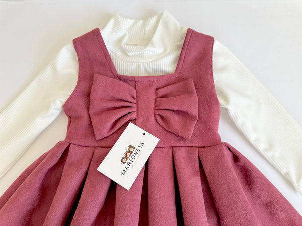 Jumper color rosa con efecto ante y playera ivory  con detalle de moño al frente para niña | mexicano