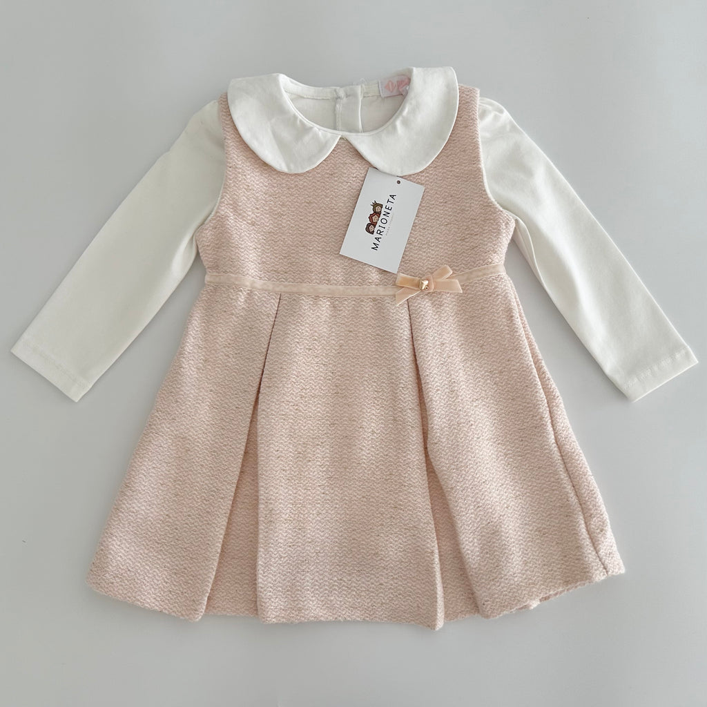 Conjunto dos piezas jumper rosita y playera ivory para bebe niña.