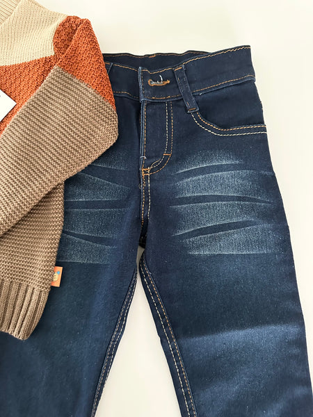 Conjunto dos piezas sueter cafe con franjas y pantalon mezclilla para niño | mexicano
