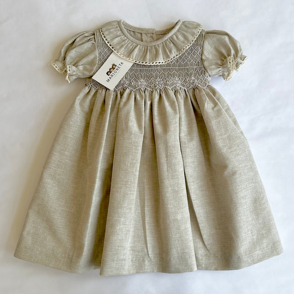 Vestido bordado hecho a mano lino color beige para niña | MARCA CARPI