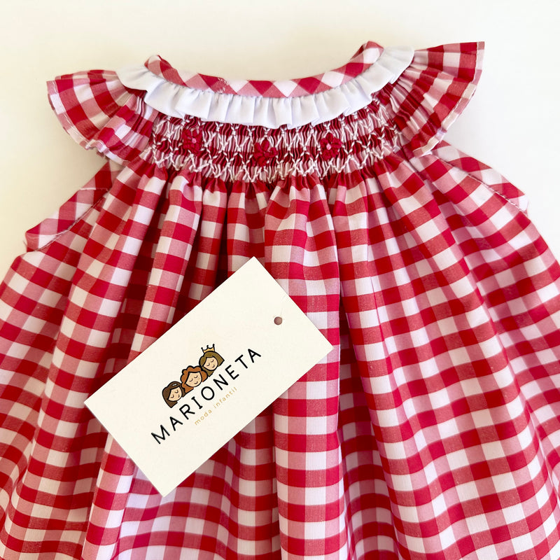 Vestido bordado hecho a mano cuadros rojos con blanco y calzon para bebe niña.