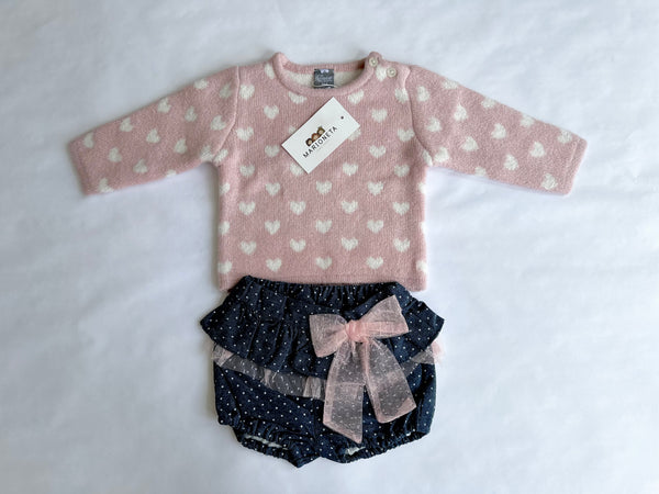 Conjunto dos piezas sueter rosa de corazones blancos y short marino con  puntos con adorno de lazo tul para bebe niña  - Dadti