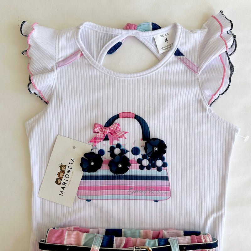 Conjunto dos piezas blusa blanca con detalle de canasta y flores al frente y falda de rayas de colores para niña. |