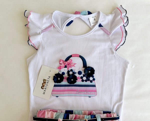 Conjunto dos piezas blusa blanca con detalle de canasta y flores al frente y falda de rayas de colores para niña. |