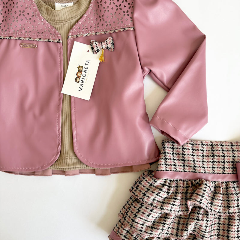 Conjunto tres piezas falda estampada playera caqui y chamara palo de rosa para niña | mexciana