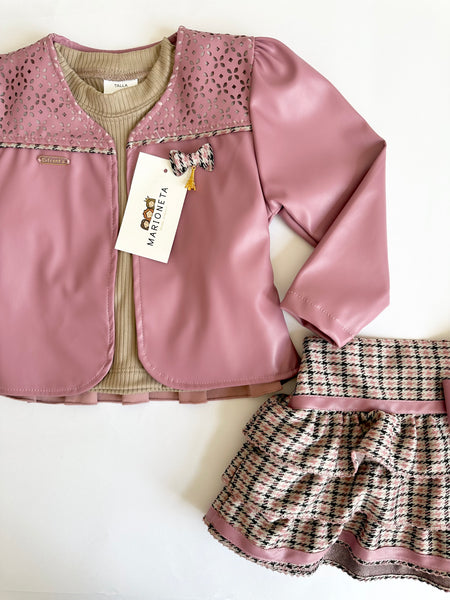 Conjunto tres piezas falda estampada playera caqui y chamara palo de rosa para niña | mexciana