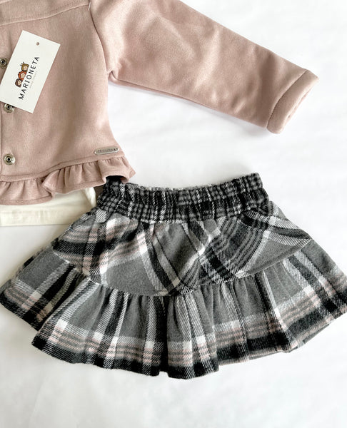 Conjunto tres piezas falda cuadros chaqueta con borrega rosa y playera ivory para niña | Mexicana lo lo