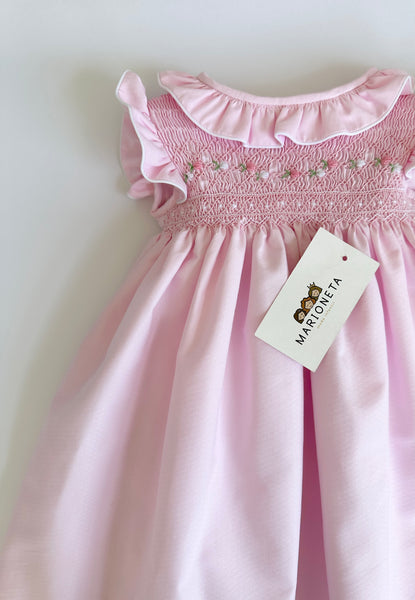 Vestido bordado color rosa con detalles de flores bordados para niña marca CARPI