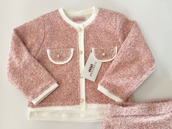 Conjunto tres piezas falda y saco color rosa y playera blanca para niña |