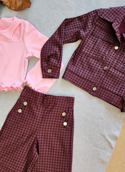 Conjunto tres piezas, pantalon, chamarra color tinto y blusa rosa para niña | Mexicana lo lo lo