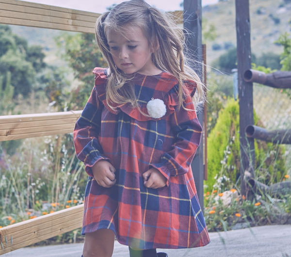 Vestido de niña de cuadros tartán rojos y azules con pompón para niña   Dadti