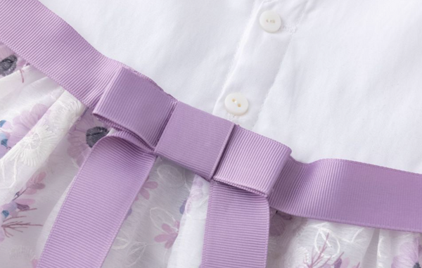 Vestido de fiesta de niña de tirantes con tejido combinado de organza bordada. Detalle de cinta de grosgrain, para niña | Newness