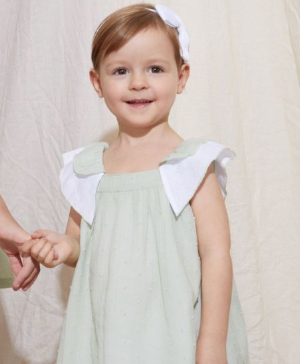 Vestido color verde con blanco de plumeti para bebe niña .| Newness