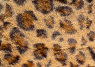 Conjunto tres piezas playera beige chaleco de peluche y falda cafe para niña |