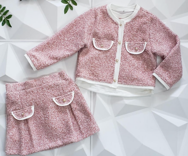 Conjunto tres piezas falda y saco color rosa y playera blanca para niña |