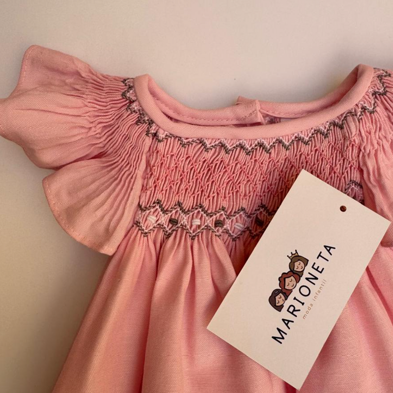 Vestido bordado hecho a mano jesucito color rosa con bordado en gris para niña| CARPI