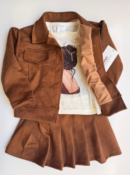 Conjunto tres piezas chamarra y falda cafe y playera ivory con estampado para niña |