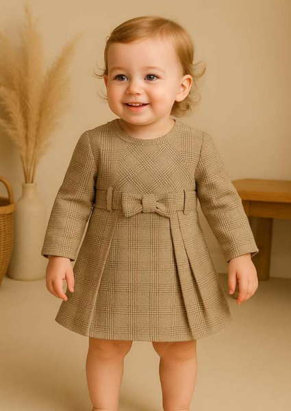 Vestido a cuadros color cafe claro con lazo al frente para niña |