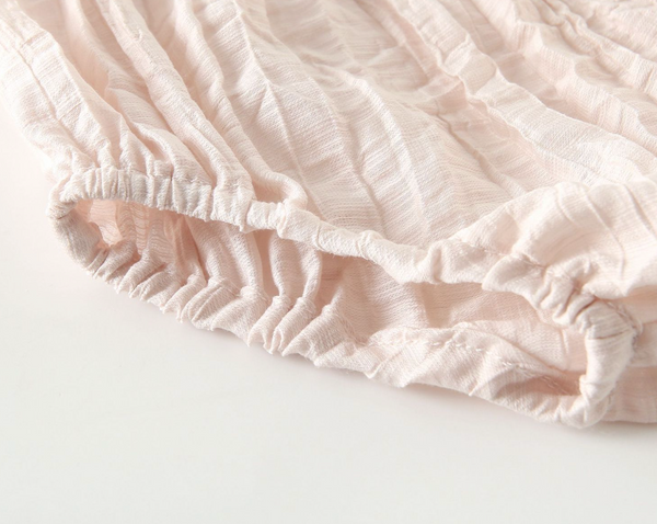 Vestido de ceremonia color rosita bajito con aplicaciones de florecitas, lleva braguita para bebe niña| NEWNESS