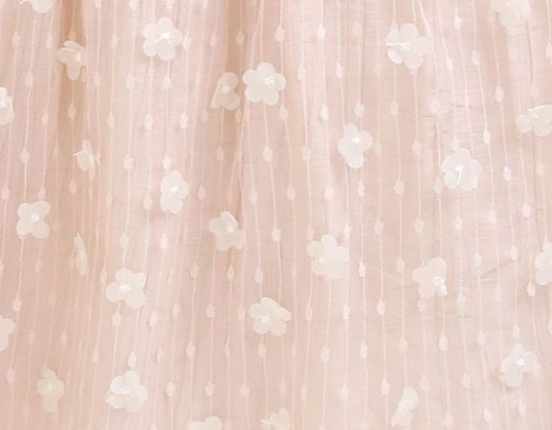 Vestido de fiesta color rosita bajito con aplicaciones de florecitas para niña | NEWNESS