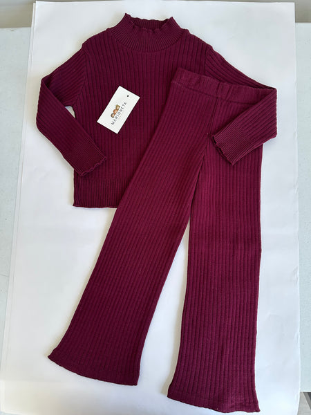 Conjunto tejido dos piezas sueter y pantalon color vino para niña |